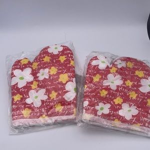 2 Pot Holders NEW IN BAG flower print